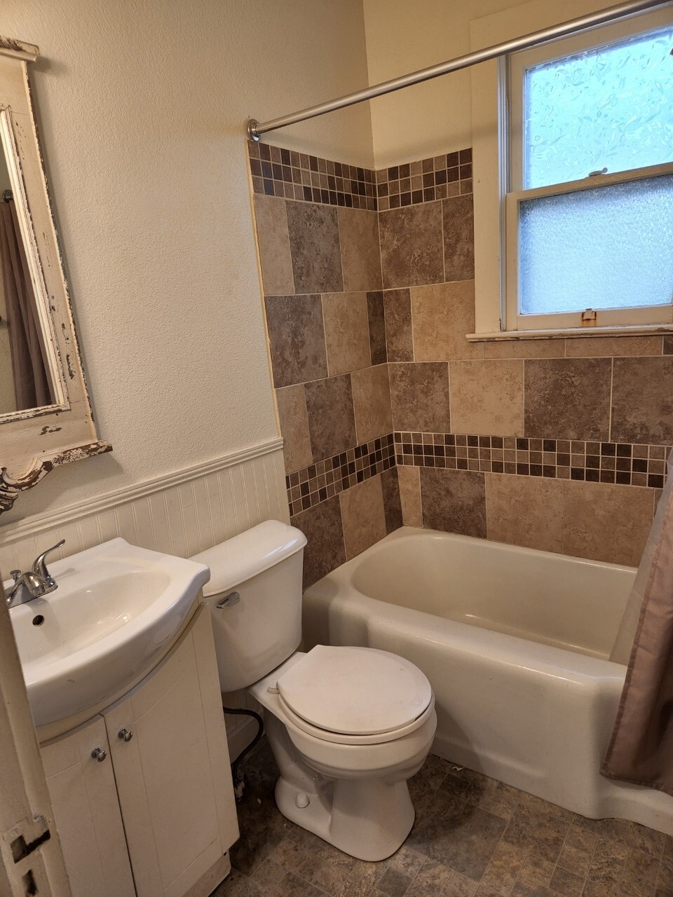 Building Photo - 325 N Lorimier St