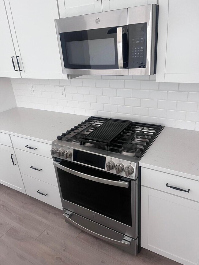 Building Photo - 27425 N 30th Ln