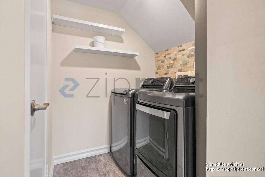 Building Photo - 4451 Fairlands Dr