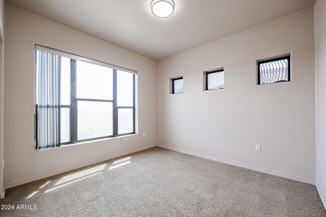 Building Photo - 20660 N 40th St