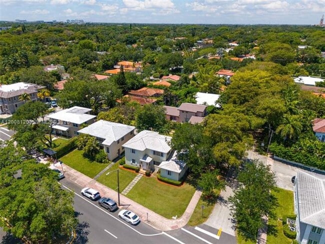 Building Photo - 3500 Ponce de Leon Blvd