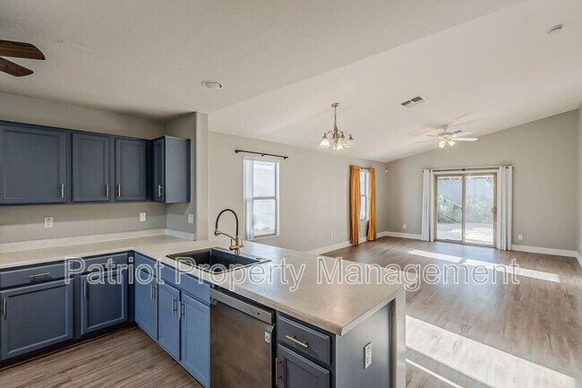 Building Photo - 13930 W Country Gables Dr