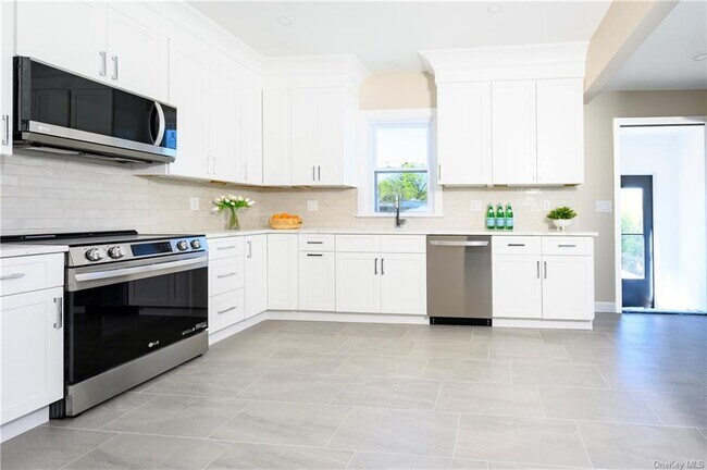 Building Photo - 9 Todd Pl