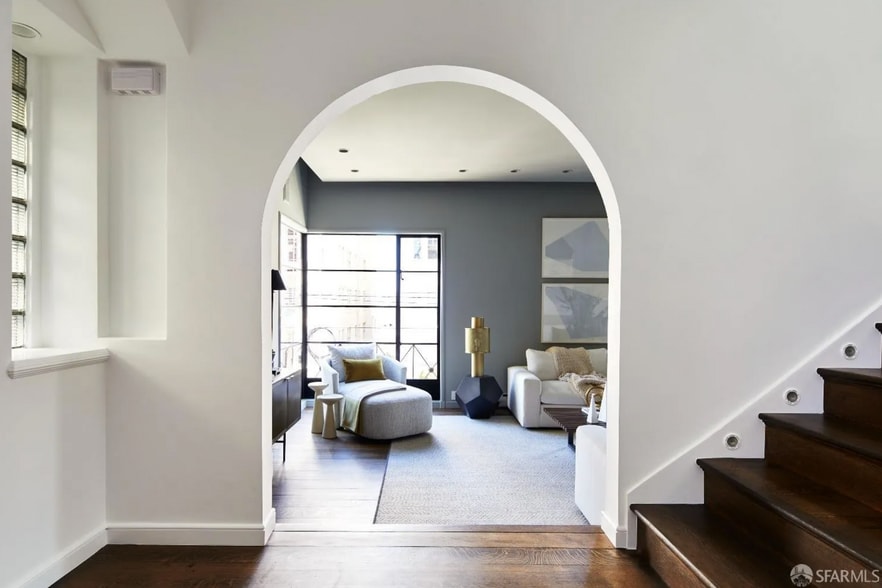 Building Photo - 2211 Leavenworth St