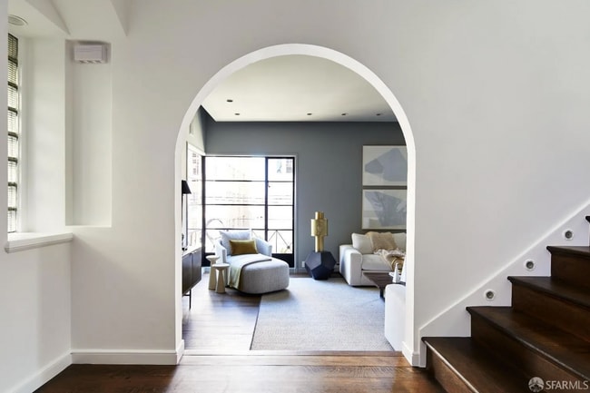 Building Photo - 2211 Leavenworth St