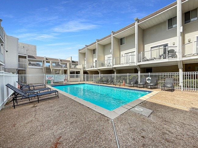 Building Photo - 3805 Houma Blvd