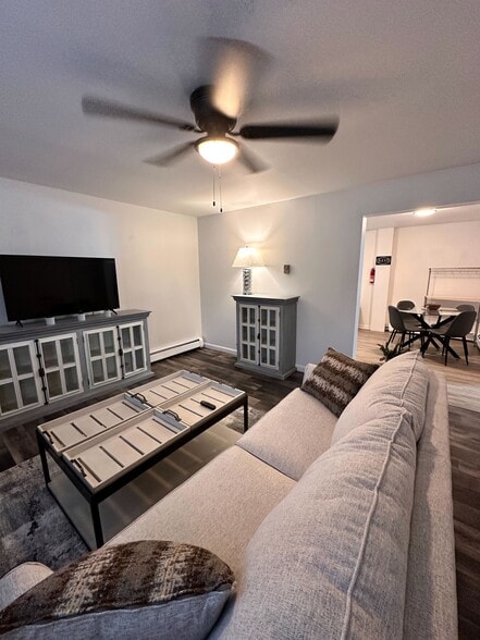 Building Photo - 147 State St