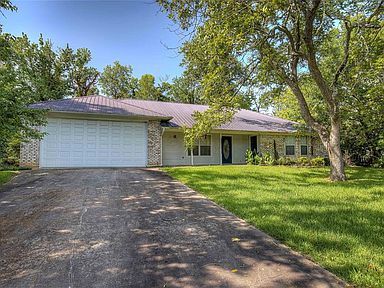 Front - 1101 Northwood Dr