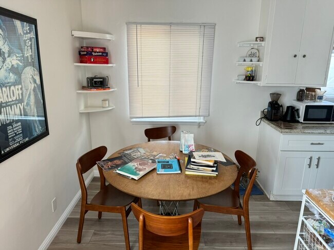 Kitchen - 545 N Hoover St