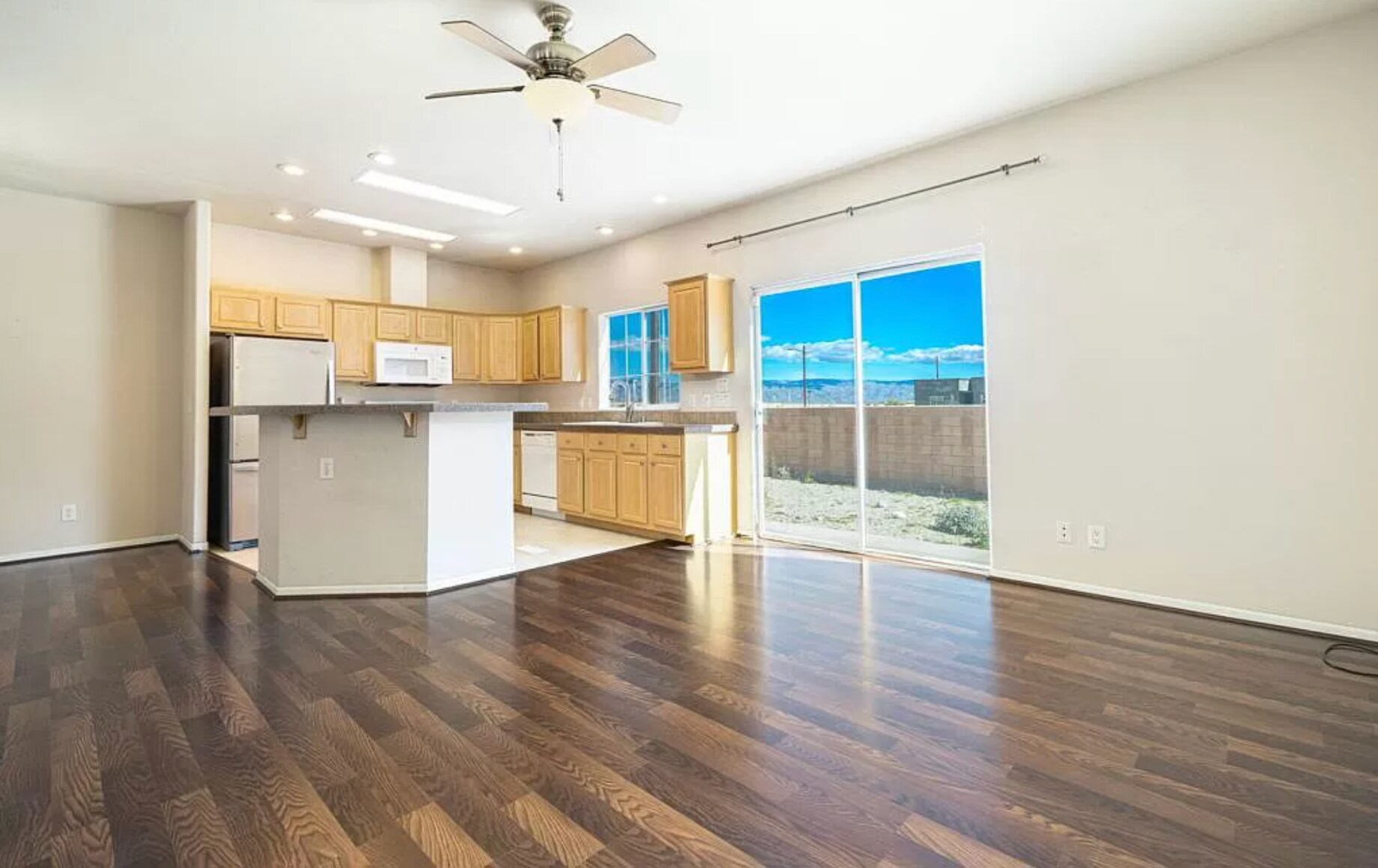 Building Photo - 15780 Coral St