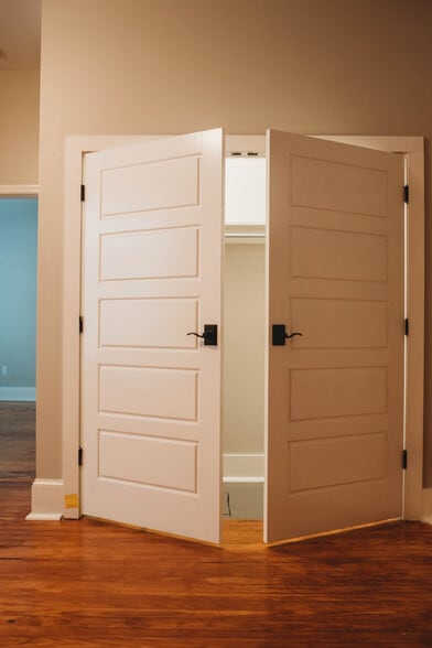 Large six foot closet - 529 E Washington St