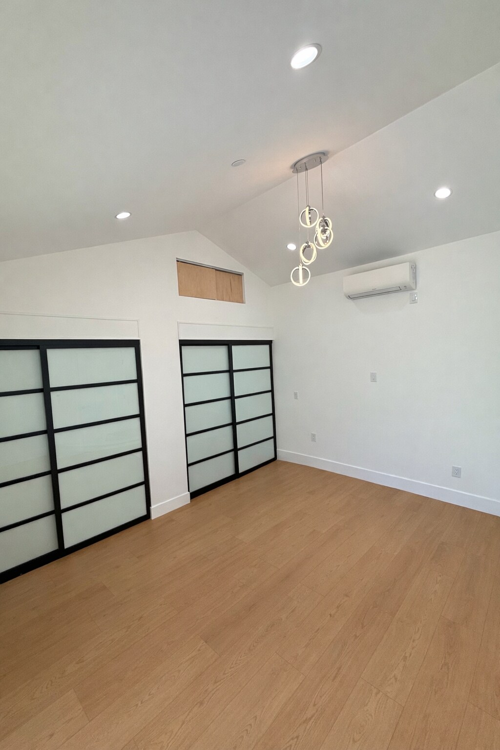 Building Photo - 111 E 60th St