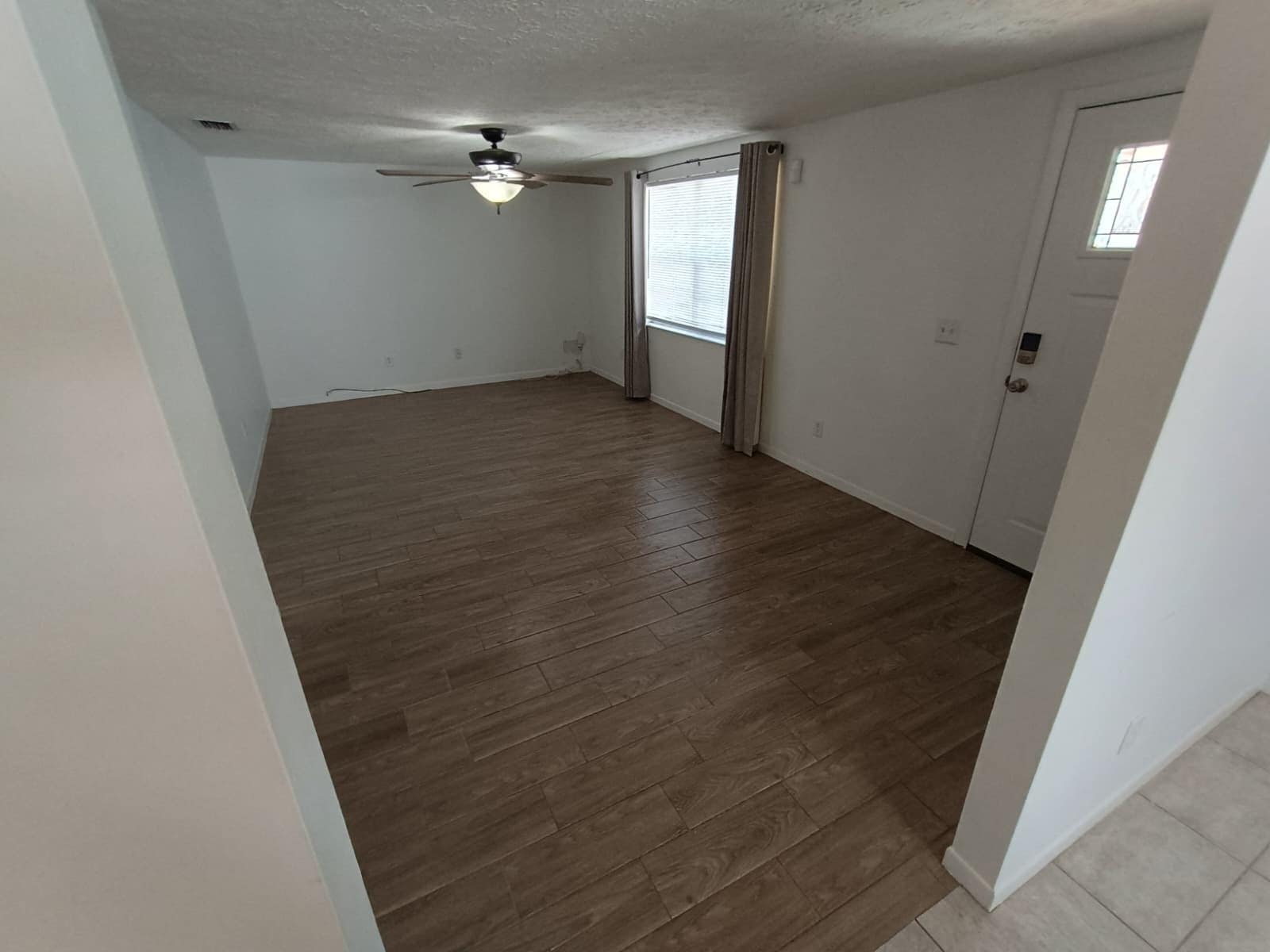 Living Room - 3624 W Anderson Ave