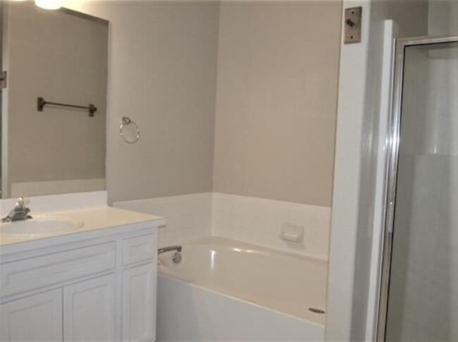 Building Photo - 7111 Nickaburr Creek Dr