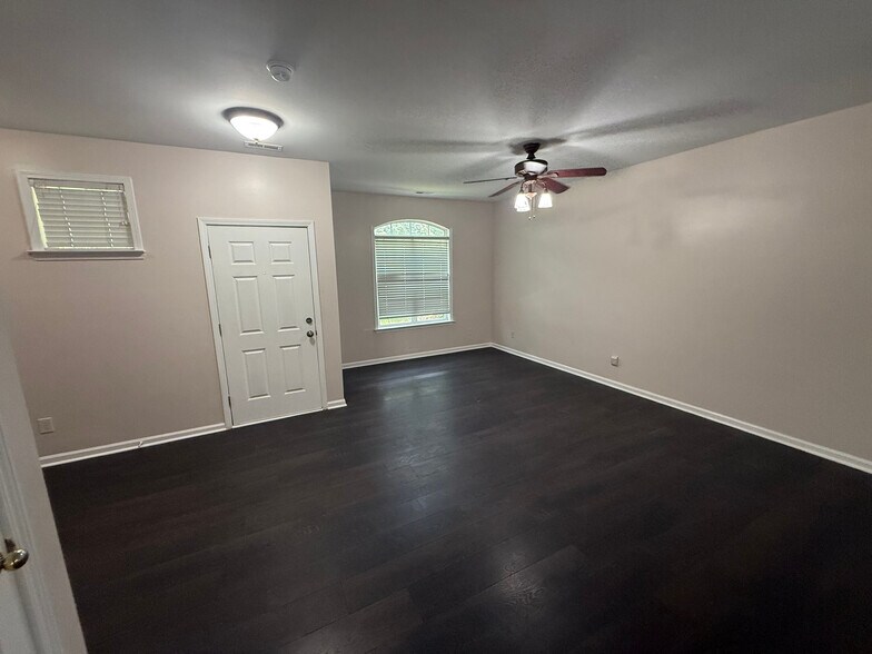 Building Photo - Room in Townhome on McGoogan Ln