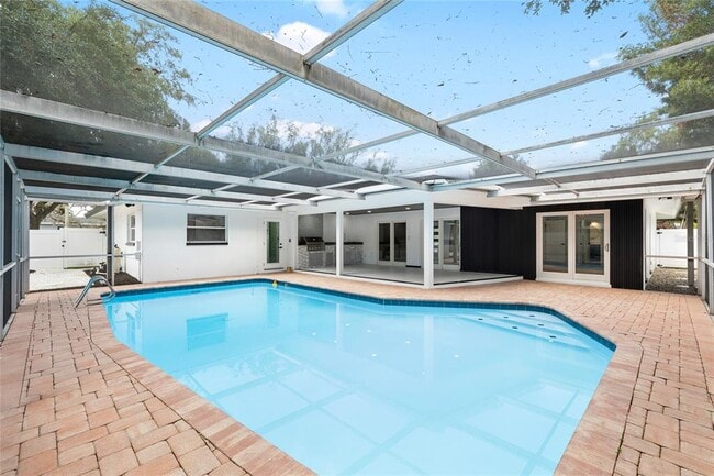Building Photo - 2306 S San Jose Cir