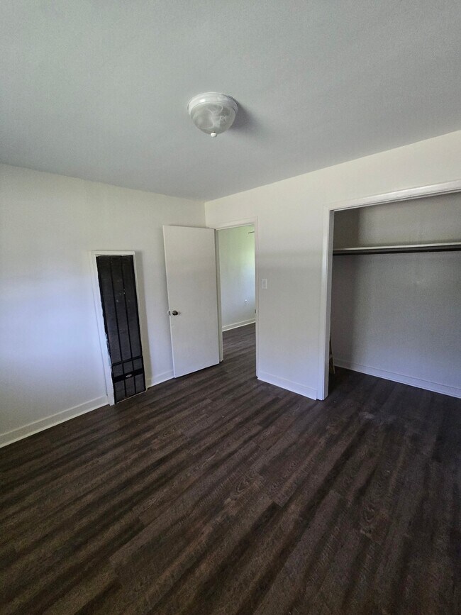 Building Photo - 2104 Hatcher Rd