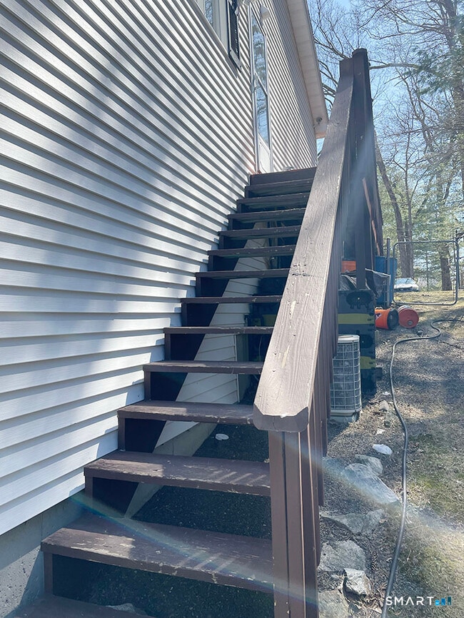 Building Photo - 121 S Main St