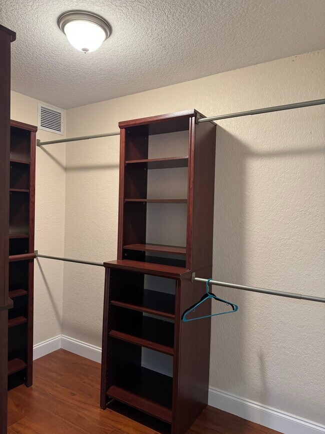 Building Photo - 3636 Whitehall Dr