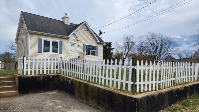 Building Photo - 77 Laurelton Dr