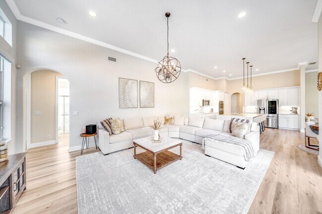 Building Photo - 6020 Walnut Hill Dr