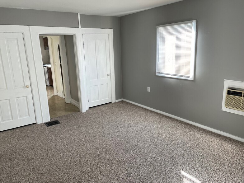 Building Photo - 163 Lewis St