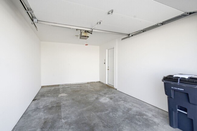 Building Photo - 3518-3520 Prescott Dr.