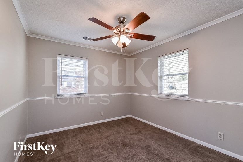 Building Photo - 1465 Wheaton St