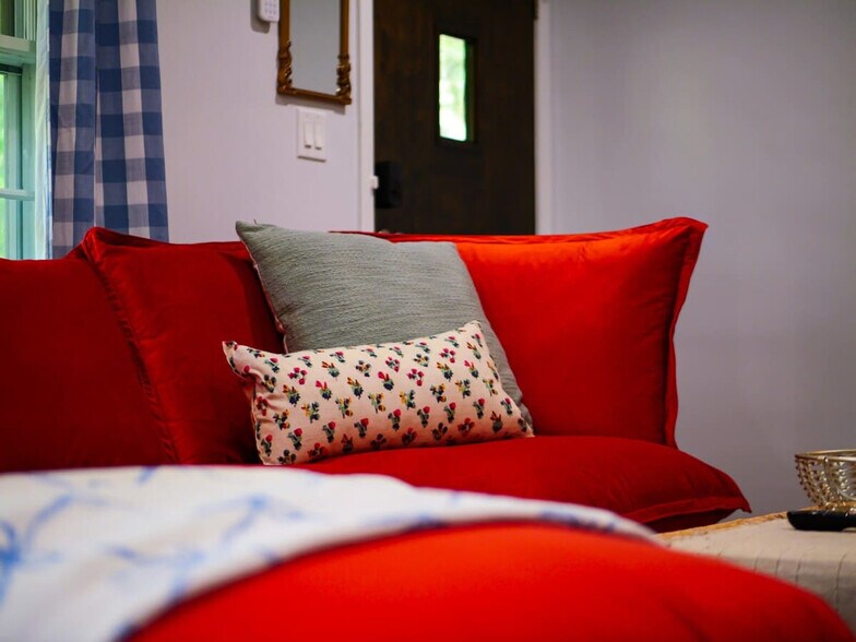 Building Photo - 3815 Ellendale Rd