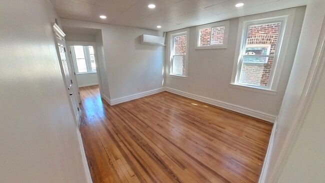 Living Room - 17 Sheffield St