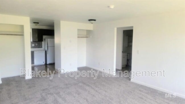 Building Photo - 2768 Siesta Ln