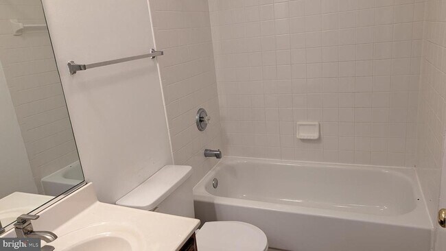 Building Photo - 20970 Rootstown Terrace