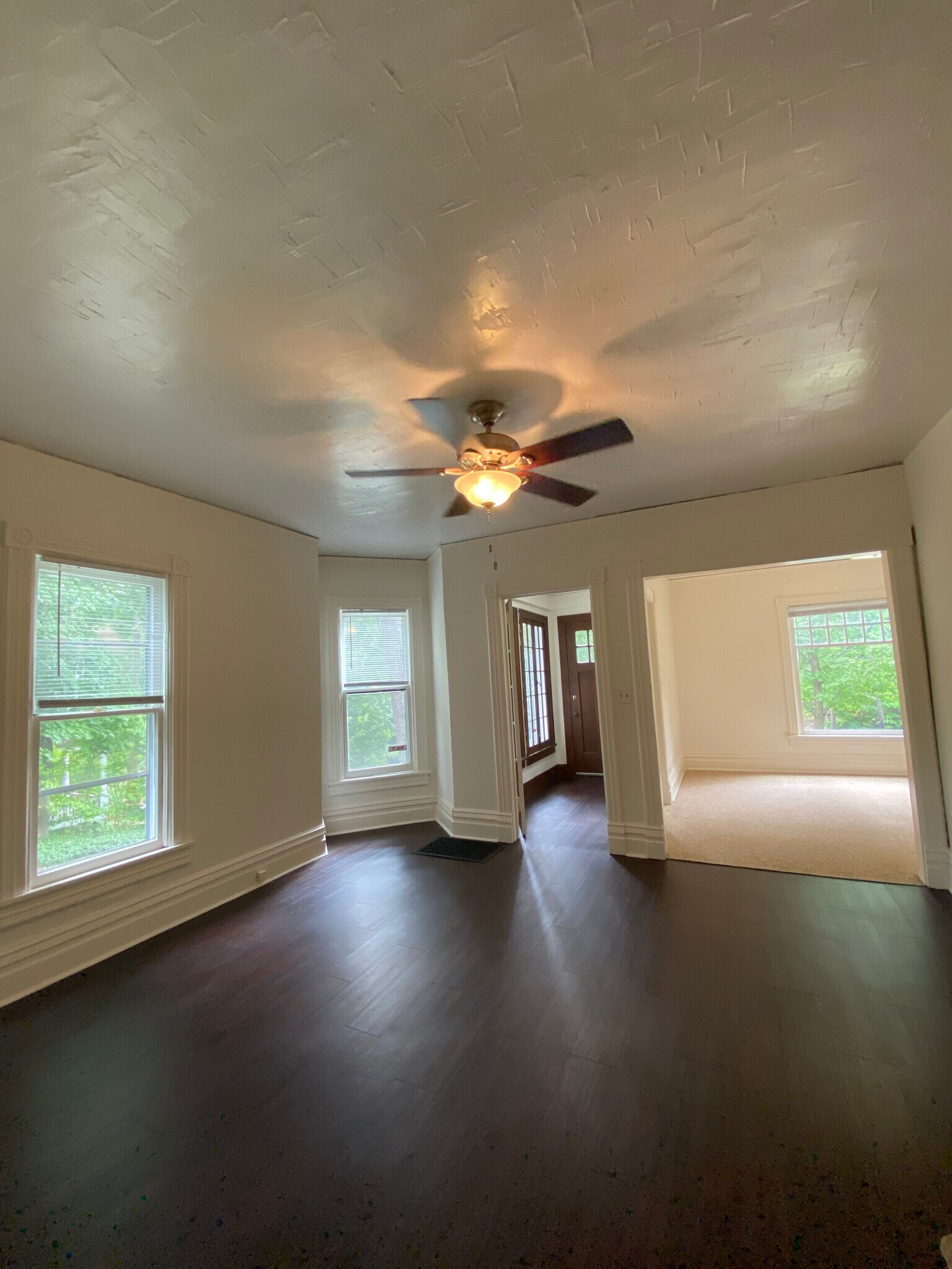 Living Room - 952 Grant St