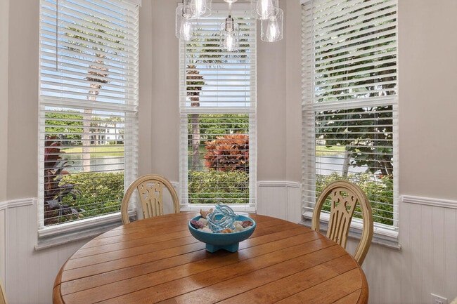 Building Photo - 2074 Mainsail Cir