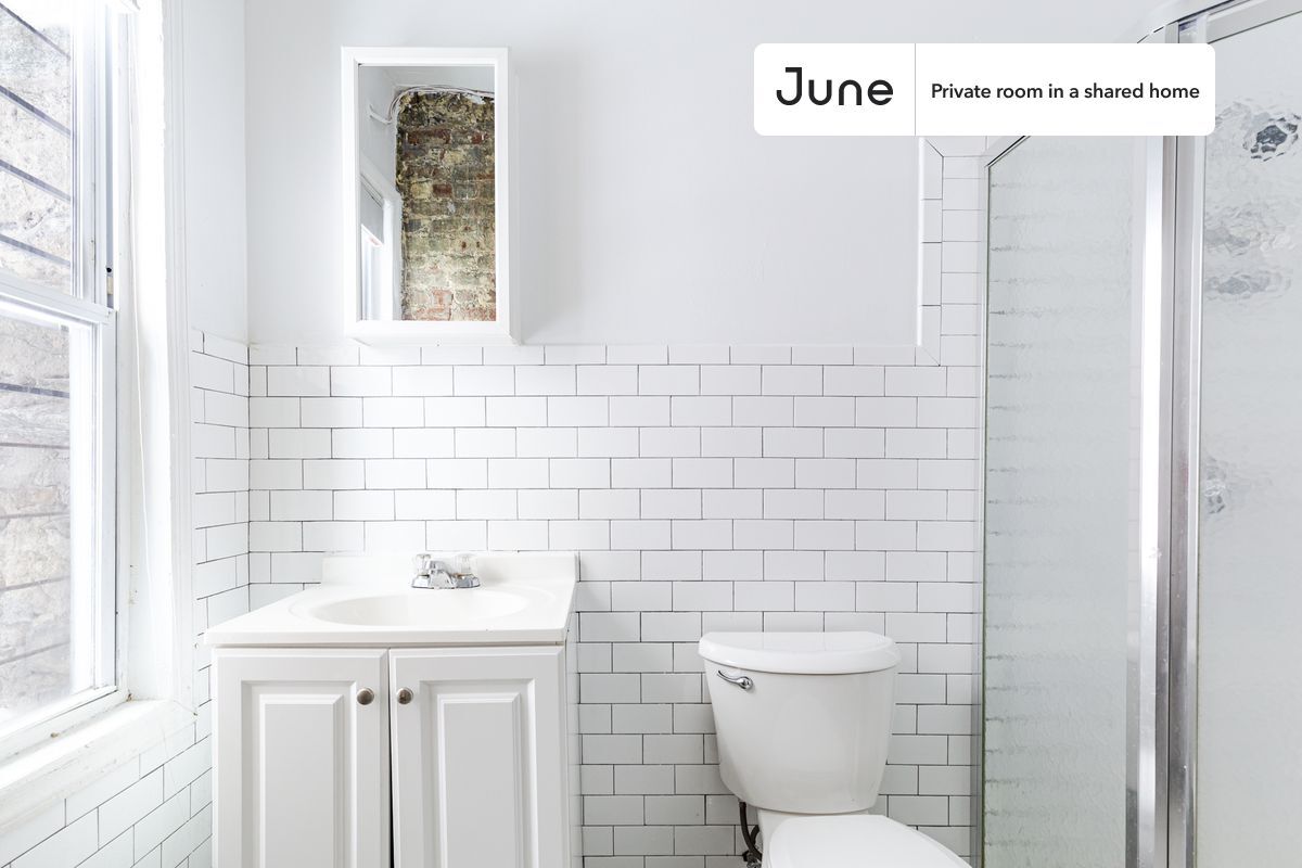 Building Photo - Room in Shared 4 bed/2 bath home