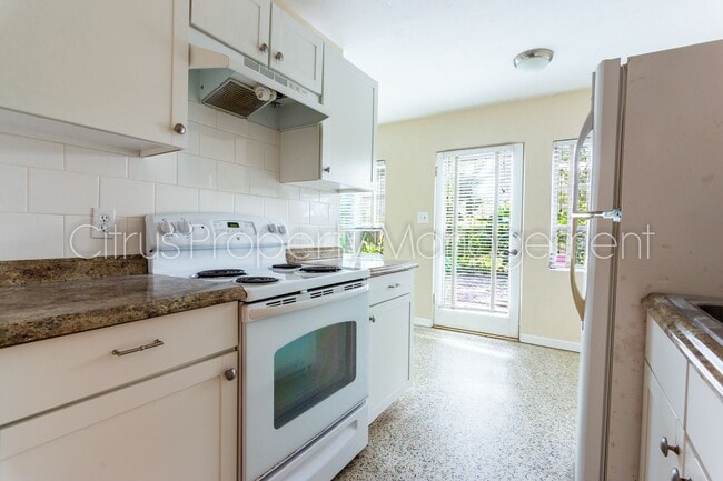 Building Photo - Charming Apartment in Thornton Park