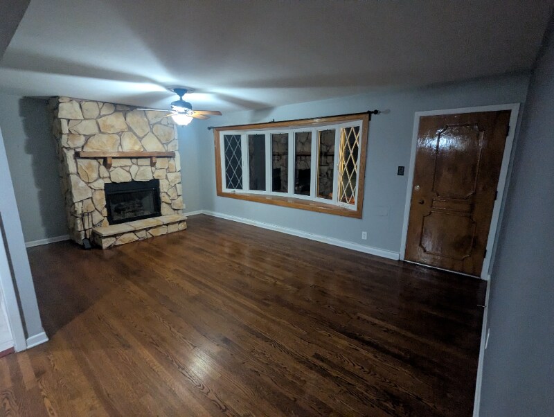 Building Photo - 8049 W Eastwood Ave