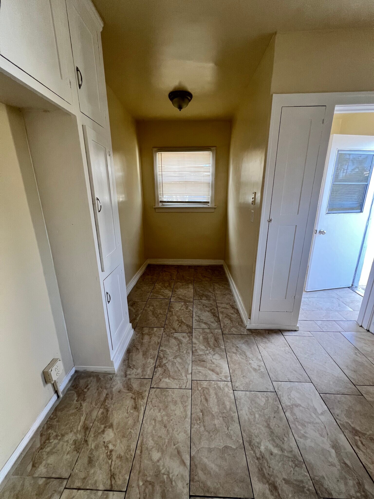 Building Photo - 3739 Farnham Pl