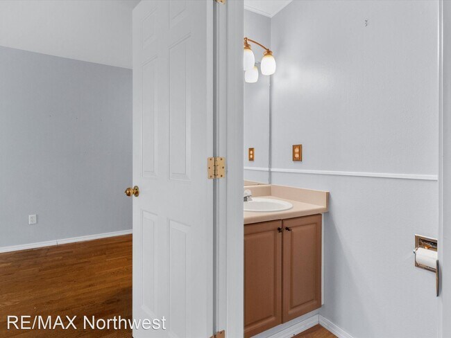 Building Photo - 3 br, 2.5 bath House - 6610 Millstone Ln S...