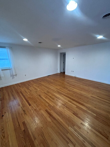 Building Photo - 3 Rondack Rd