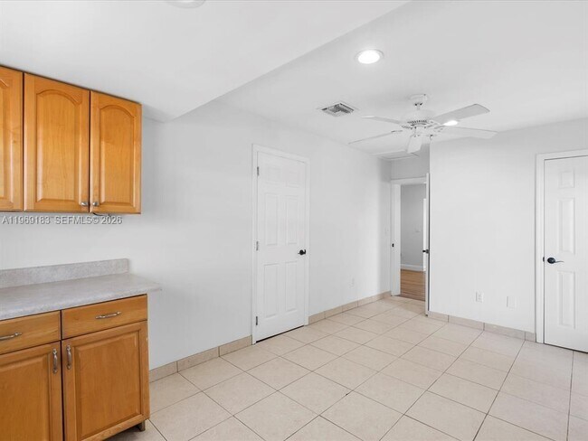 Building Photo - 8 SW 11th St