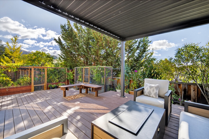 Building Photo - 151 Buck Ct