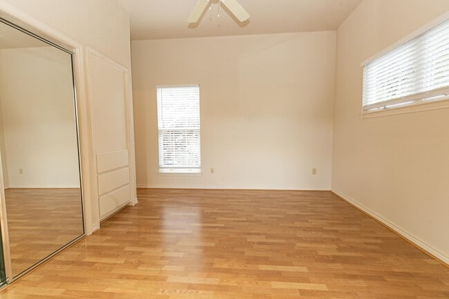 Building Photo - 830 Los Escondidos Rd