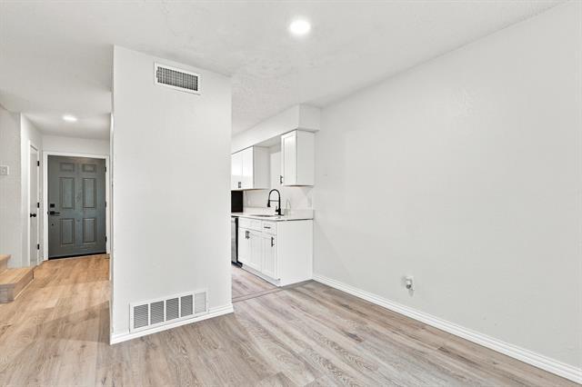 Building Photo - 8108 Foxfire Ln