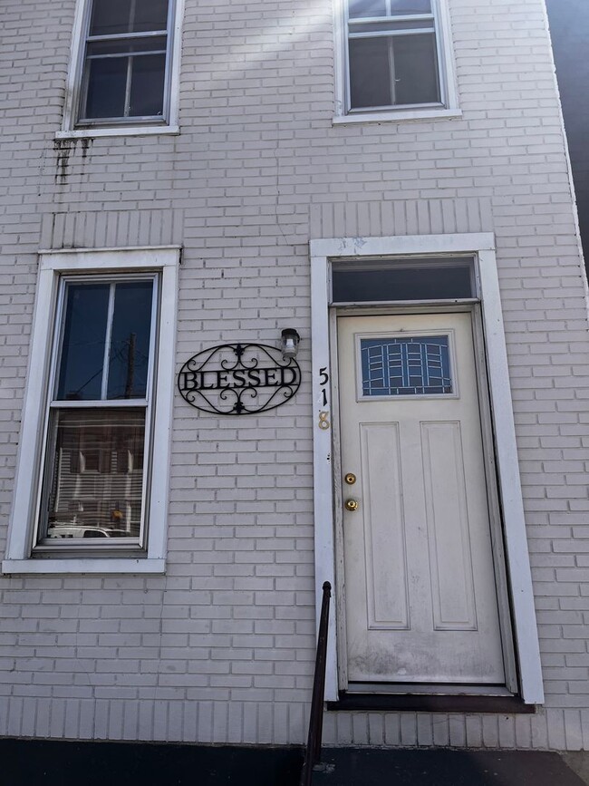 Building Photo - Spacious 3-Bedroom Home for Rent in Columb...