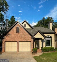 Building Photo - 3255 Park Chase