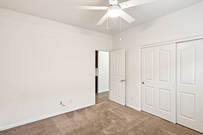 Building Photo - Lovely Northwest Gated Community Home