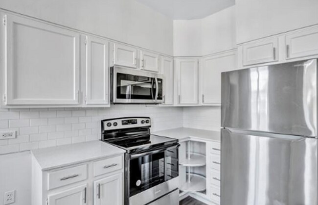 Building Photo - 827 S Crockett St
