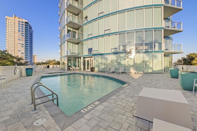 Building Photo - 2900 W Bay to Bay Blvd