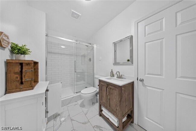 Building Photo - 5191 Coral Wood Dr